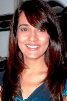Neha Jhulka como: Nandini