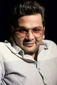 Mukesh Chhabra como: Irfan Akhtar