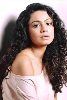 Manasi Parekh como: Maya Walia
