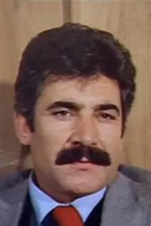 Hikmet Taşdemir como: Kumandan Vasilios