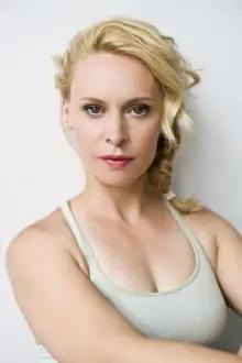 Paulina Holtz como: Agnieszka Lubicz