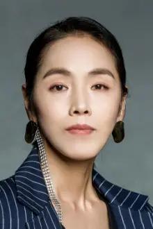 Park Ji-a como: Hong Joo-yeon