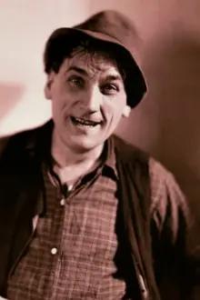 George Beban como: Luigi Riccardo