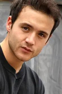 Michael Flores como: Daniel Cervantes / Datu