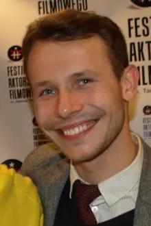 Mateusz Banasiuk como: Michał