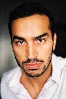 Farid Elouardi como: Hamza Elouejdi