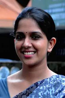 Aparna Nair como: Pooja