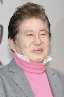 Kim Yong-geon como: Kim Yong-jin