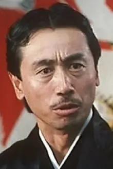 Luk Chuen como: Isamu (credited as Yasuhiro Shikamura)
