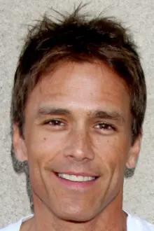 Scott Reeves como: Keith Dilley
