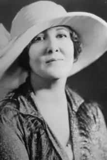 Mabel Van Buren como: Mrs. Crawford