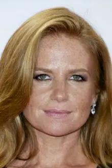 Patsy Palmer como: Russell's Mother
