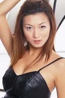 Claire Yiu como: Ida