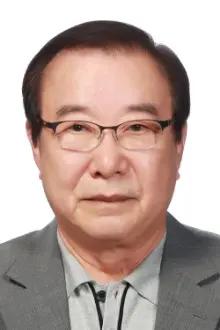 Jang Yong como: Head official