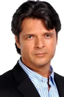 Ariel López Padilla como: Dr. Raúl Ávila