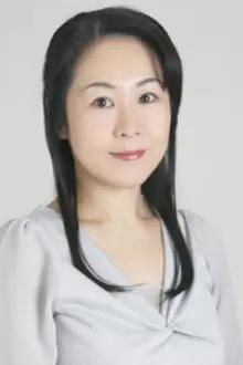 Yukiko Iwai como: Ayumi Yoshida