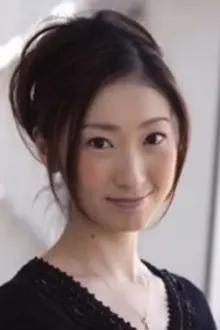 Saori Yumiba como: Mei Karuma (voice)