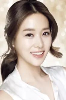 Jang Shin-young como: Yoon Seol-hee