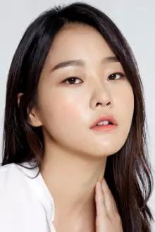 Kang Seung-hyun como: Sally Kim