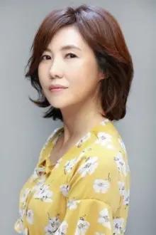 Shin Young-jin como: Young woman