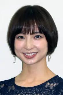 Mariko Shinoda como: Ela mesma