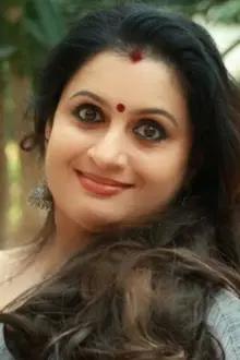 Suchitra como: Gayathri