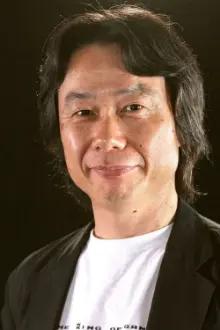 Shigeru Miyamoto como: Ele mesmo