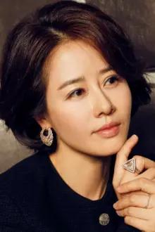 Jung Sun-kyung como: Jang Yoon Hee