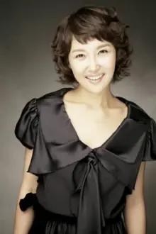 Choi Eun-kyeong como: Eun-kyeong