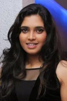Ishara Nair como: Subbalakshmi