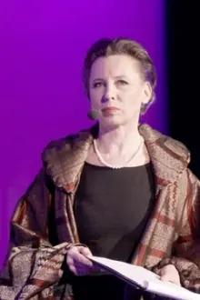 Eglė Mikulionytė como: Irena