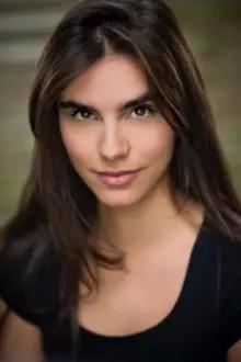 Lara Heller como: Monika