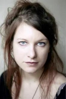 Charlotte Talpaert como: Nolwenn