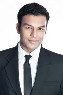 Amit Bhargav como: Arun