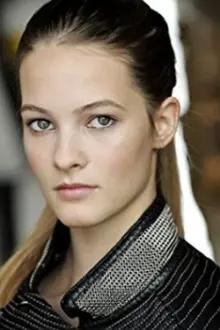 Avery Kristen Pohl como: Eliza