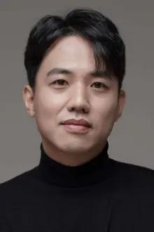 Roh Hyung-wuk como: Young Seong Nak-an