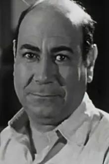 Hassan Fayek como: Adel