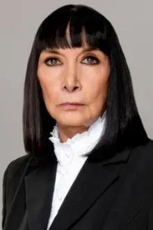 Lucía Guilmáin como: 