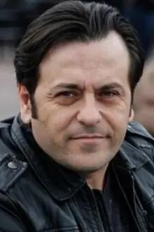 Luran Ahmeti como: Patron Pano