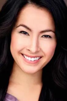 Margaret Ying Drake como: Nina