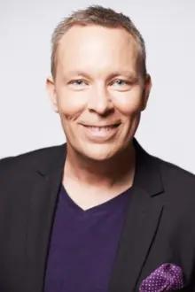 Patrik Larsson como: Karsten Torebjer