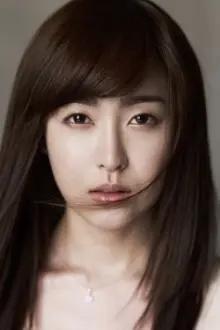 Yoo So-young como: Kang Eun-bi