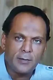 Hussein ElSherbiny como: Dr. Rashad