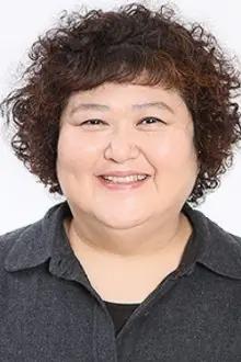 Atsuko Hirata como: Tomoe Oyatsu