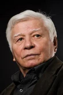 Ștefan Radoff como: Iuliu Maniu