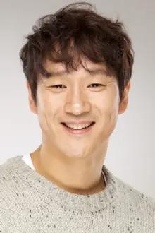 Lee Ju-won como: Jin-gyoo