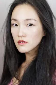 Claire Hsu como: Catherine