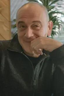 Goran Stojanovski como: Inspektor Tomislav Globovski