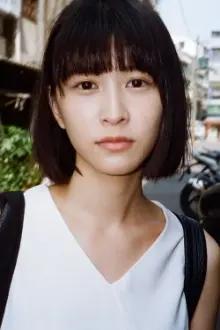 Cammy Chiang como: DIAN Media CHEN Zi-Yun
