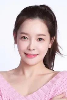 Baek Seoung-hee como: Oh Yoo Mi